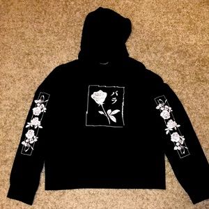 NEW 🖤Black & White Rose Thin Sweatshirt🖤